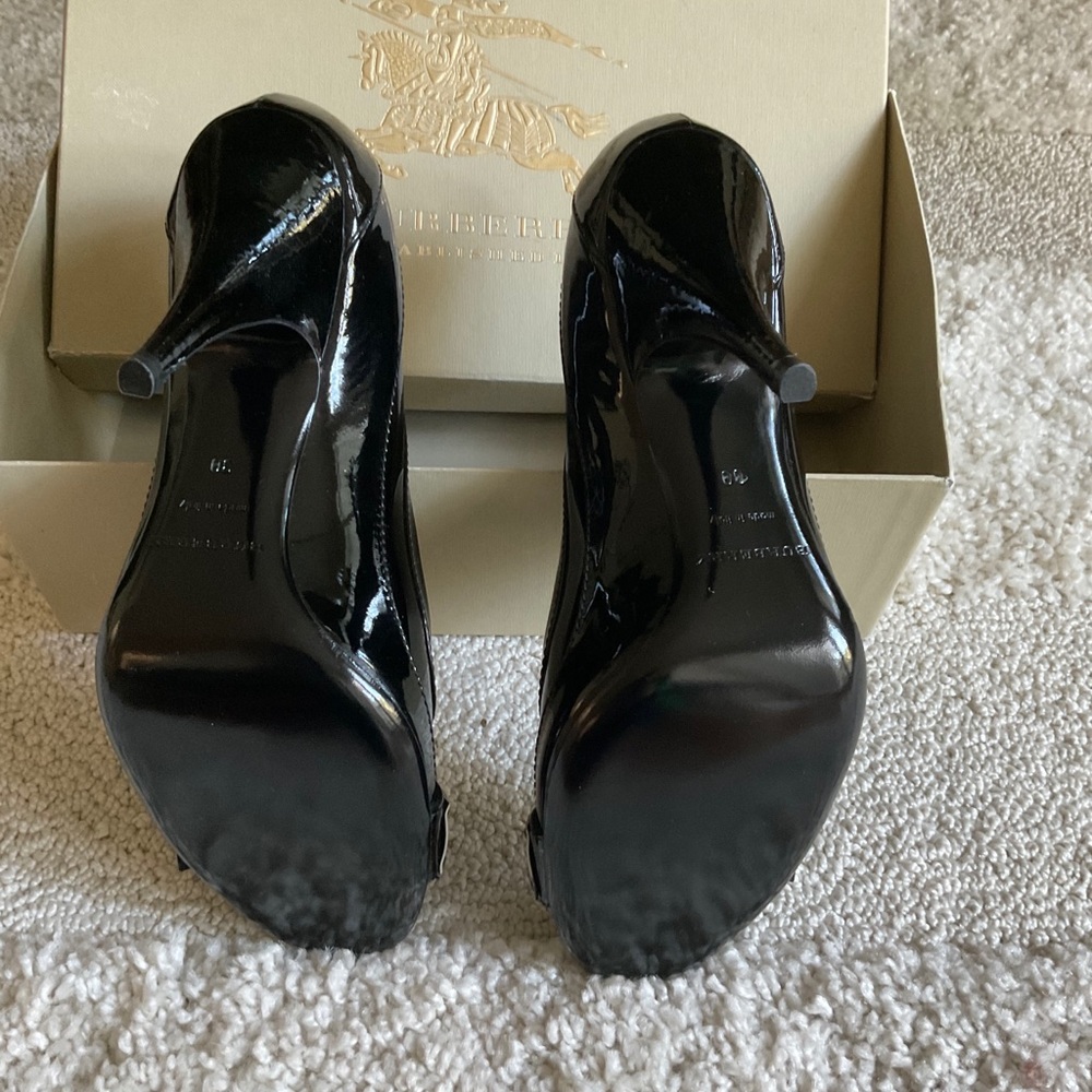 Burberry Armor Plate Buckle Pump - Picture 3 of 6